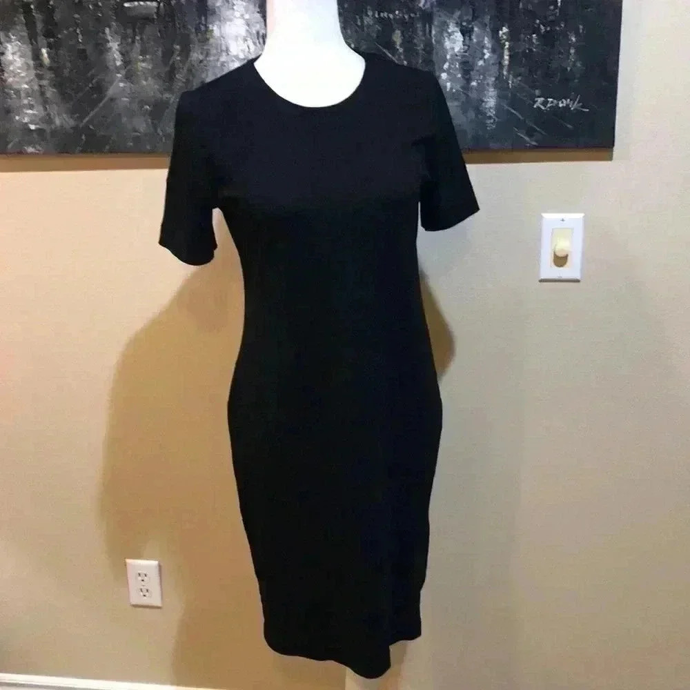 H&M Black Crew Neck Midi Bodycon Short Sleeved Dress-M